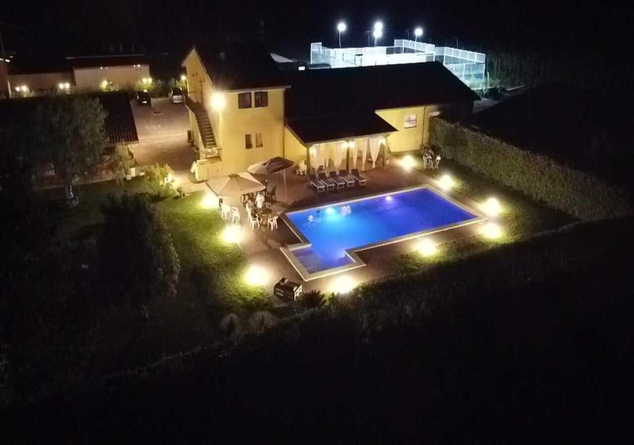 Agriturismo Casa Chiara Latina Bagian luar foto