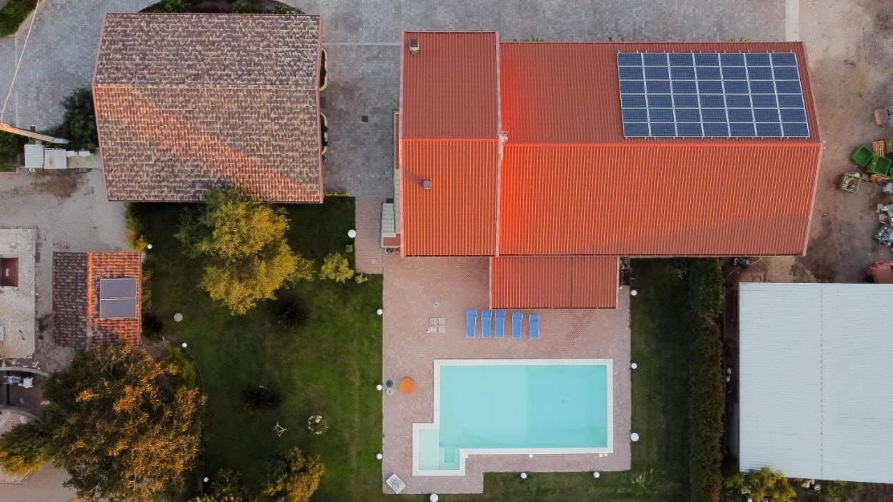 Agriturismo Casa Chiara Latina Bagian luar foto