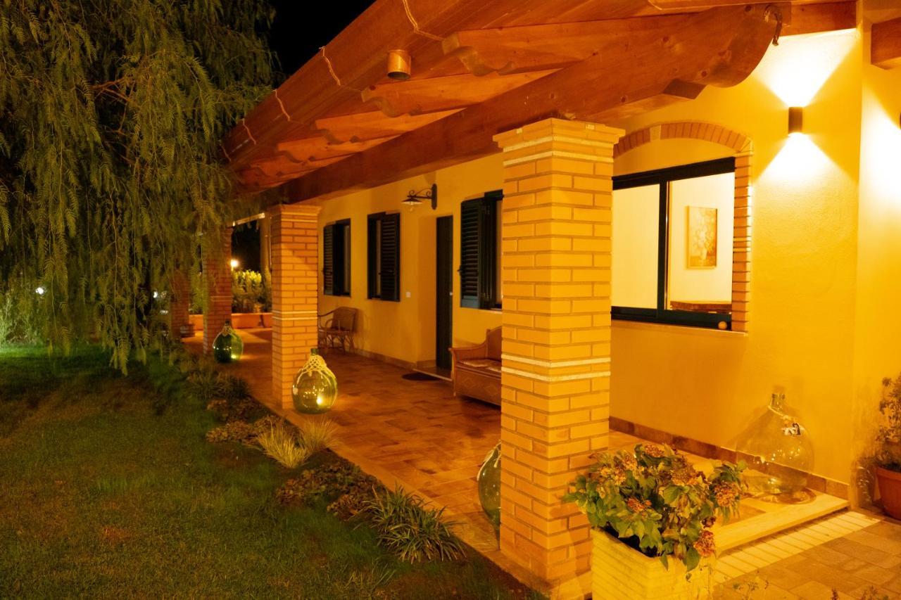 Agriturismo Casa Chiara Latina Bagian luar foto