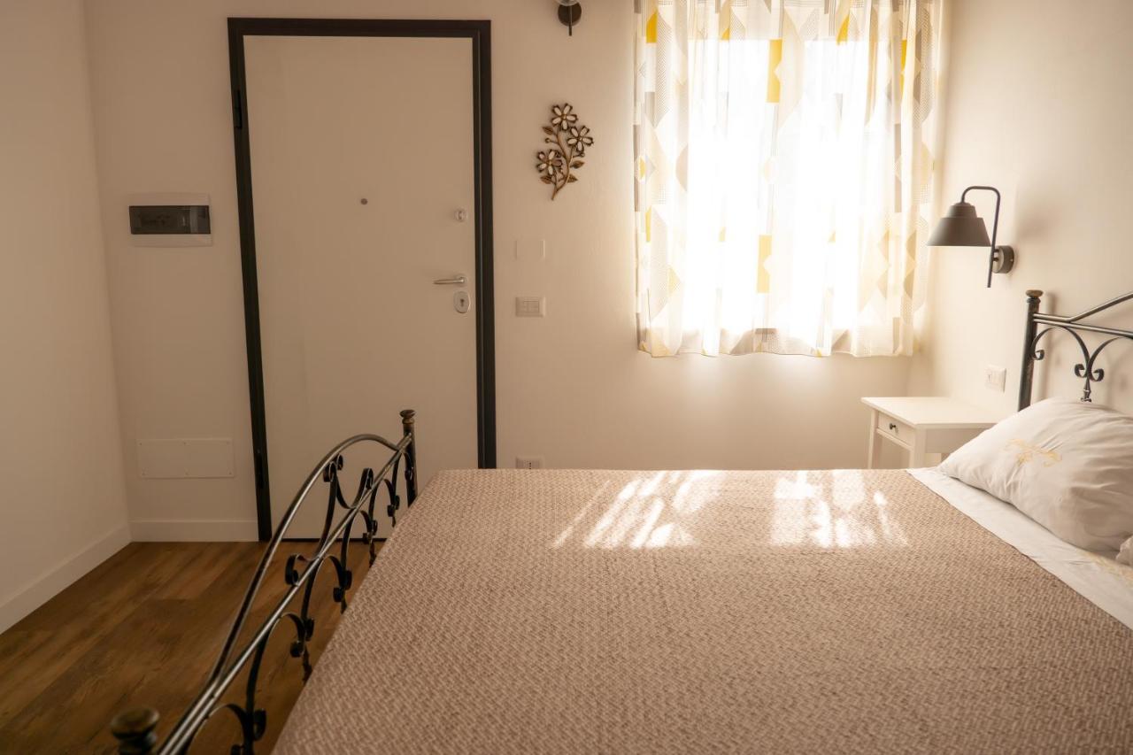 Agriturismo Casa Chiara Latina Bagian luar foto