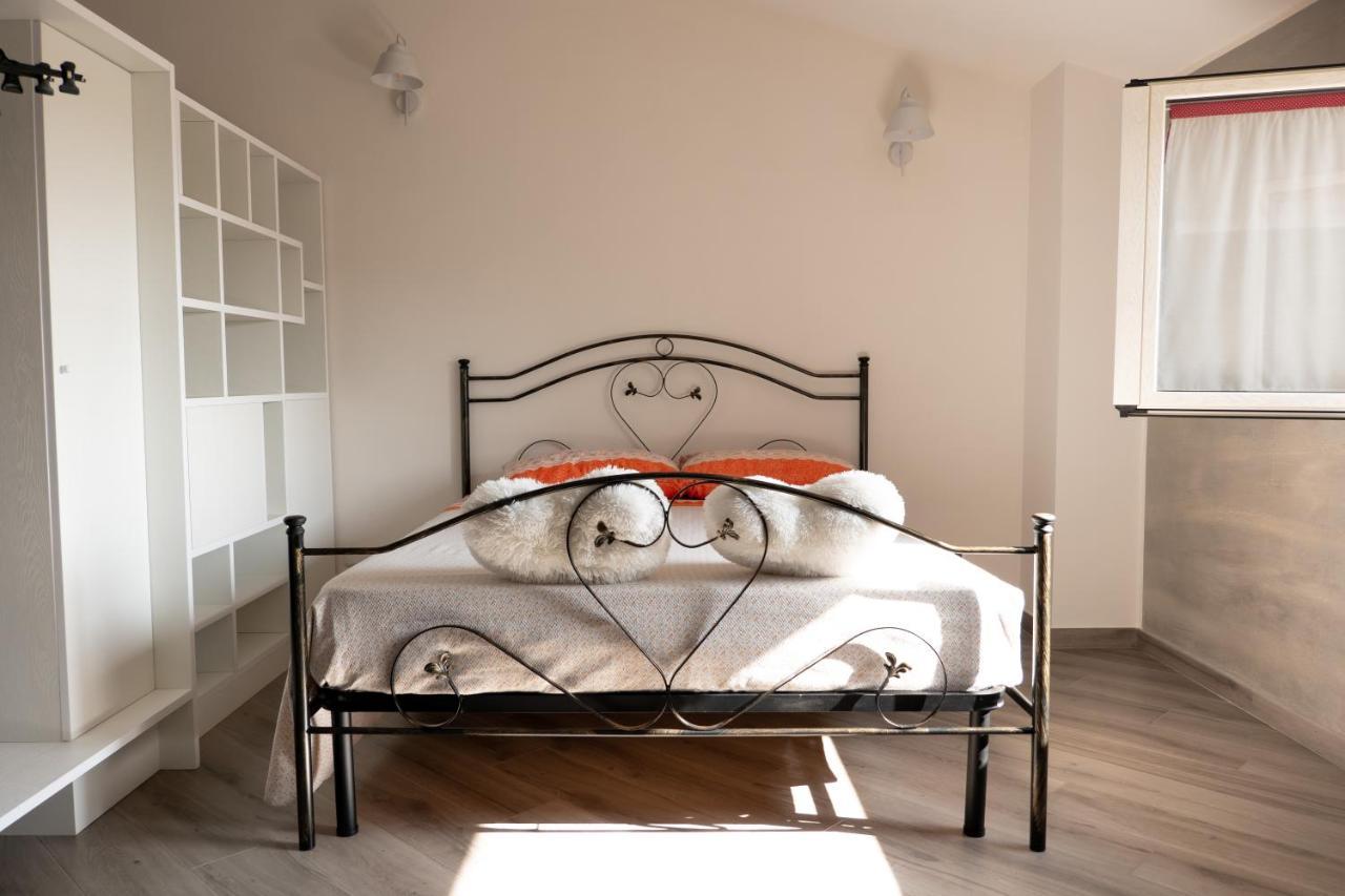 Agriturismo Casa Chiara Latina Bagian luar foto