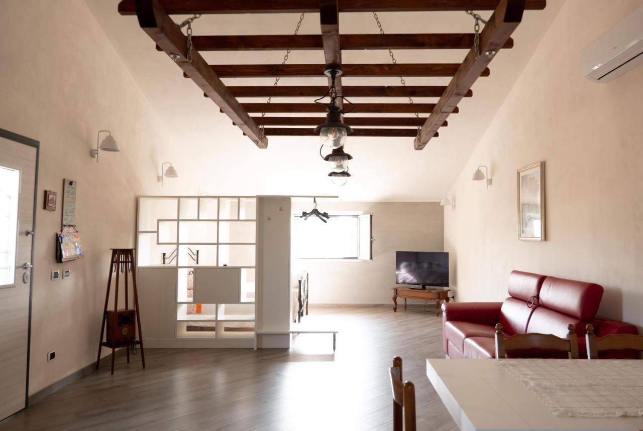 Agriturismo Casa Chiara Latina Bagian luar foto