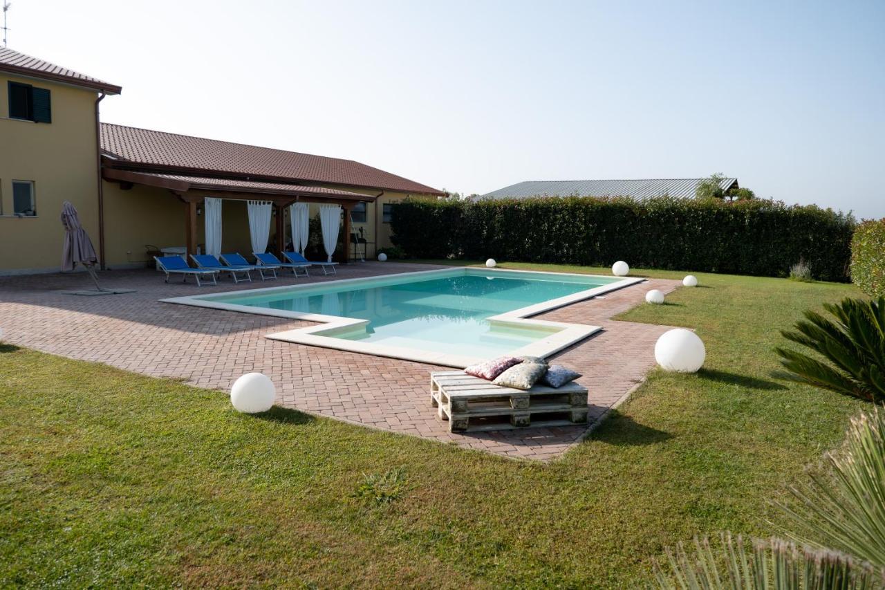 Agriturismo Casa Chiara Latina Bagian luar foto