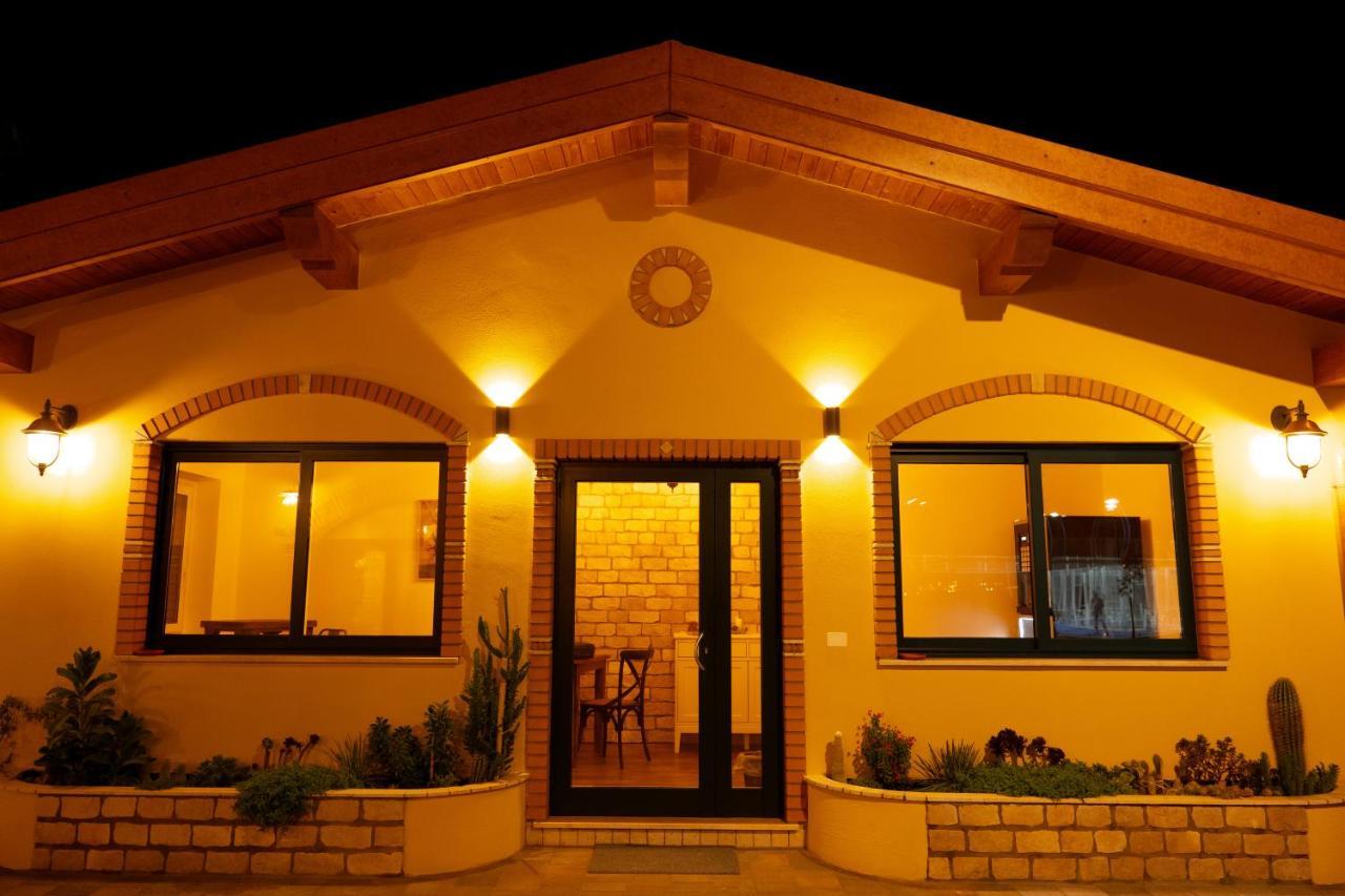 Agriturismo Casa Chiara Latina Bagian luar foto