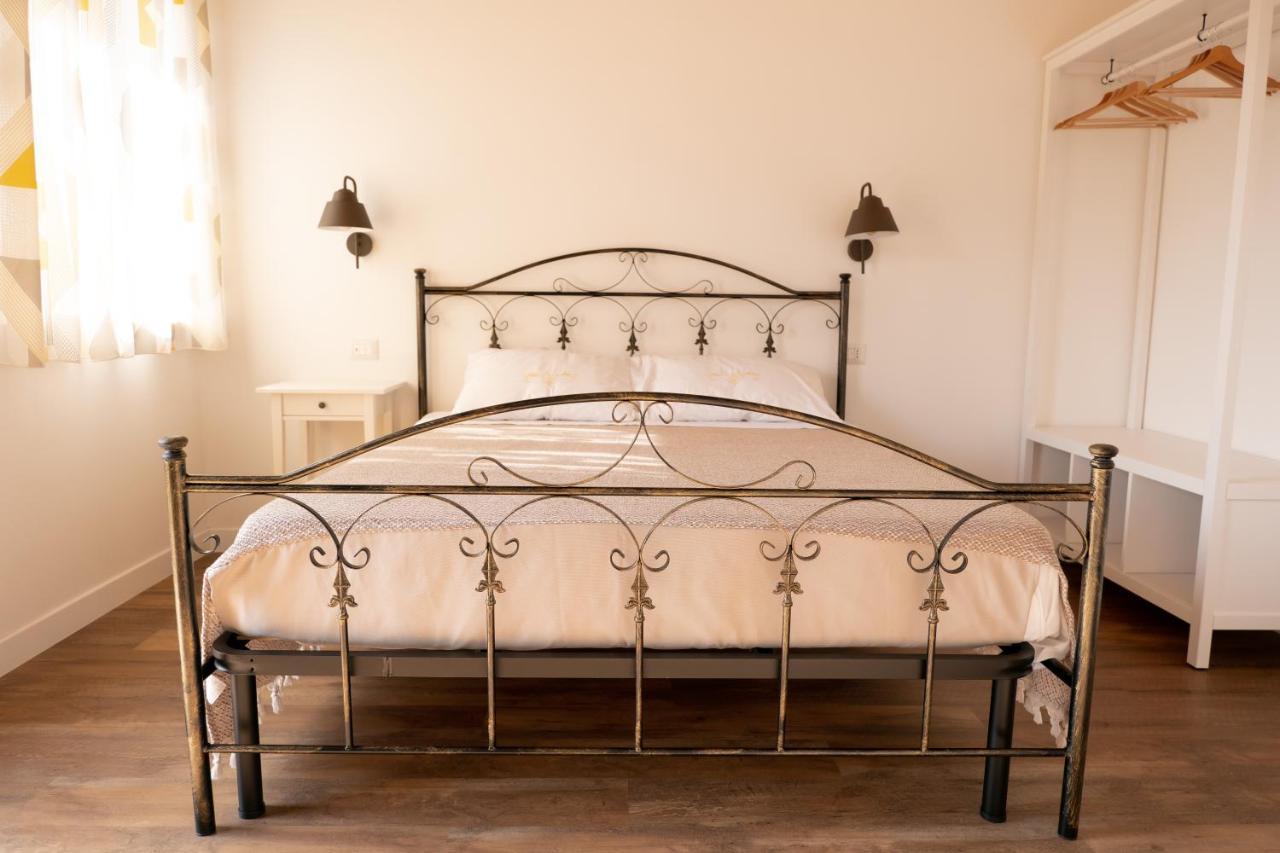 Agriturismo Casa Chiara Latina Bagian luar foto